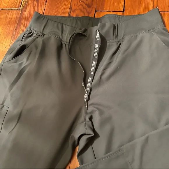 Insight Women's 6-Pocket Cargo Jogger Scrub Pants - Picture 2 of 6